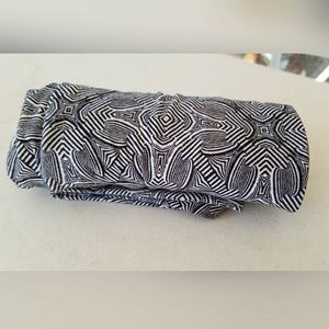 ❤️SOLD❤️ lularoe leggings tween black & white NWOT